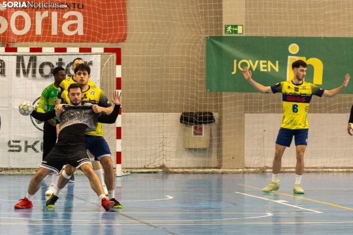 BM Soria vs La Roca