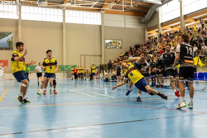 BM Soria vs La Roca
