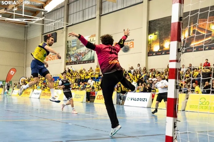 BM Soria vs La Roca