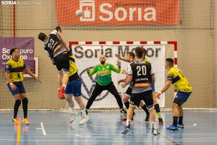 BM Soria vs La Roca