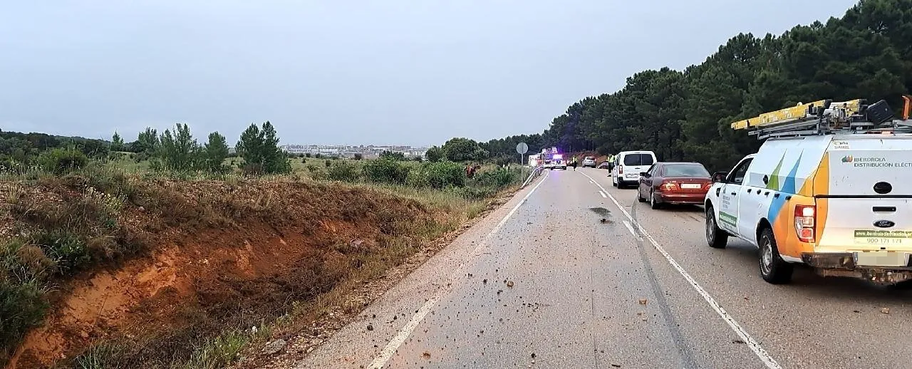 Foto 2 - AMPLIACI&Oacute;N | Una fallecida en accidente de tr&aacute;fico cerca de la Fuente de la Teja 