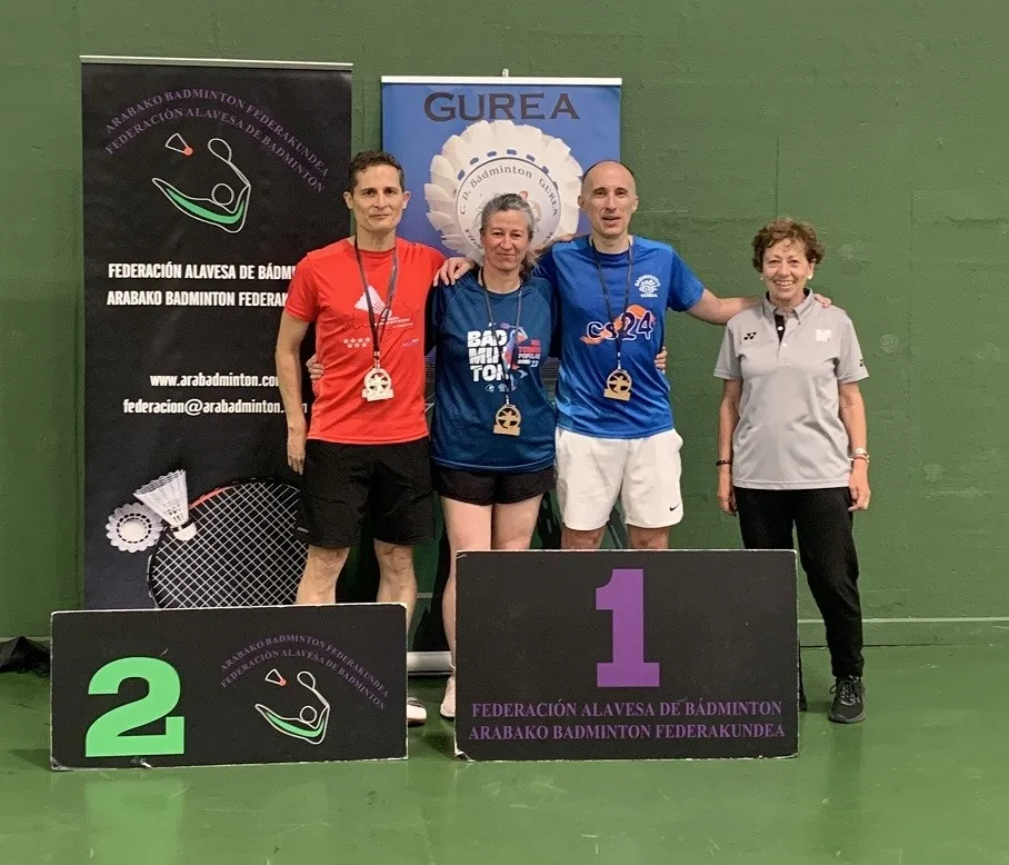 Foto 2 - Brillante cuarto puesto de Jimena Ayll&oacute;n con el combinado regional en el Nacional infantil de b&aacute;dminton