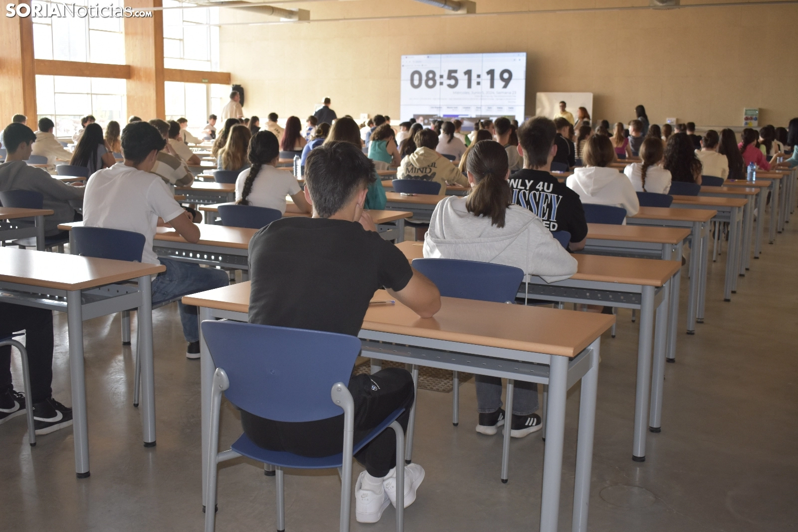 GALERÍA | Arranca la EBAU en Soria y los alumnos salen a lucirse