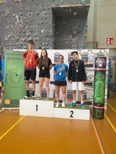 Foto 5 - El b&aacute;dminton soriano sigue cosechando triunfos