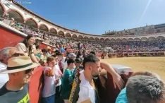 Foto 4 - Numeroso p&uacute;blico para la primera del Viernes de San Juan