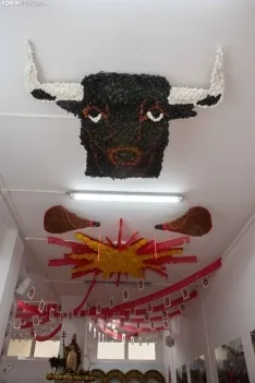 La Cruz y San Pedro