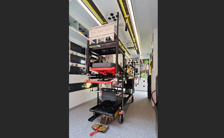 Castilla y León presenta sus nuevas ambulancias de soporte vital avanzado para pacientes ECMO y cuidados especiales