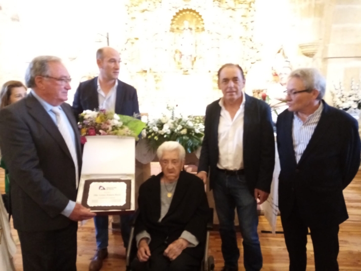 Leonor Romera Recio cumple 100 años en Fuentetoba y lo celebra con misa y vermut popular
