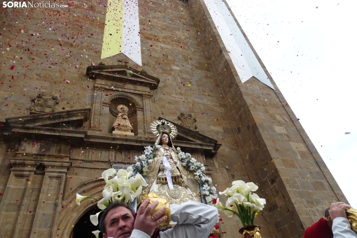 Una de las instantáneas que deja la procesión de Los Milagros hoy en Ágreda. /PC