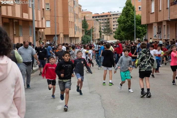 En im&aacute;genes: Los m&aacute;s peque&ntilde;os de Soria tambi&eacute;n se atreven con los encierros