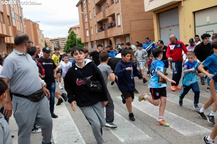 En im&aacute;genes: Los m&aacute;s peque&ntilde;os de Soria tambi&eacute;n se atreven con los encierros