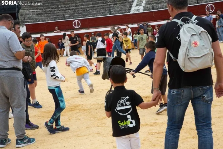 En im&aacute;genes: Los m&aacute;s peque&ntilde;os de Soria tambi&eacute;n se atreven con los encierros