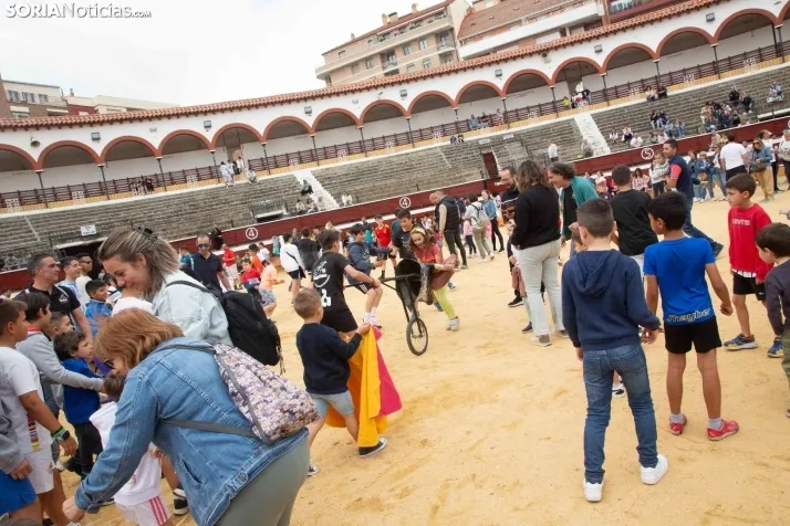 En im&aacute;genes: Los m&aacute;s peque&ntilde;os de Soria tambi&eacute;n se atreven con los encierros