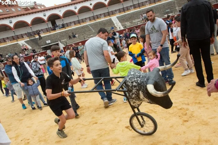 En im&aacute;genes: Los m&aacute;s peque&ntilde;os de Soria tambi&eacute;n se atreven con los encierros