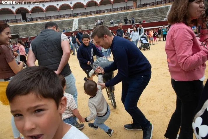 En im&aacute;genes: Los m&aacute;s peque&ntilde;os de Soria tambi&eacute;n se atreven con los encierros