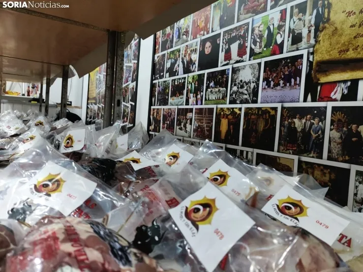 Reparto y recogida de la tajada en crudo del Sábado Agés.