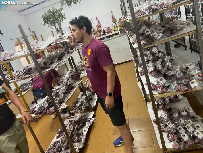 Recogida de la tajada en crudo del Sábado Agés.