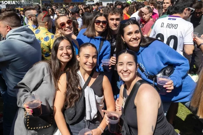 EN FOTOS | Soria brinda en los chiringuitos por el &lsquo;Desencajonamiento&rsquo; 2024