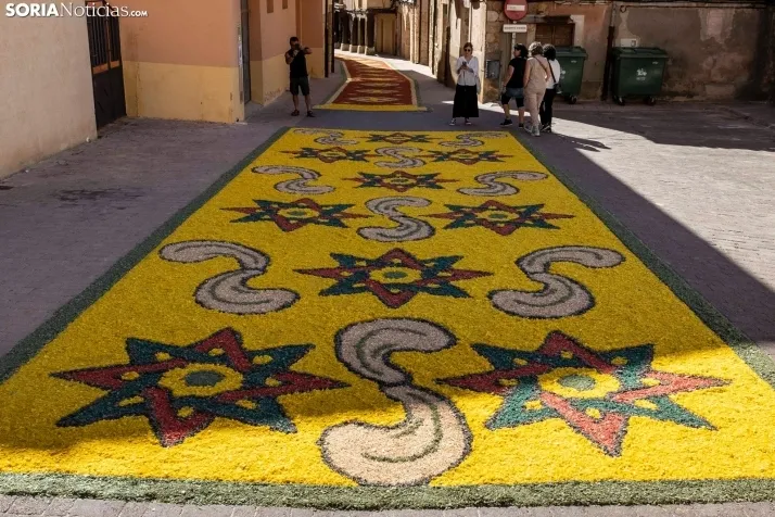 EN FOTOS | Las alfombras florales decoran las calles de San Esteban por el Corpus Christi