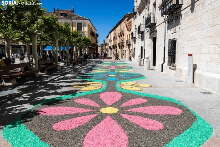 EN FOTOS | El Burgo de Osma se llena de color e ilusi&oacute;n en la procesi&oacute;n del Corpus Christi