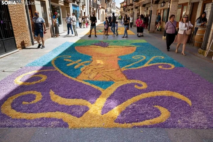 EN FOTOS | El Burgo de Osma se llena de color e ilusi&oacute;n en la procesi&oacute;n del Corpus Christi
