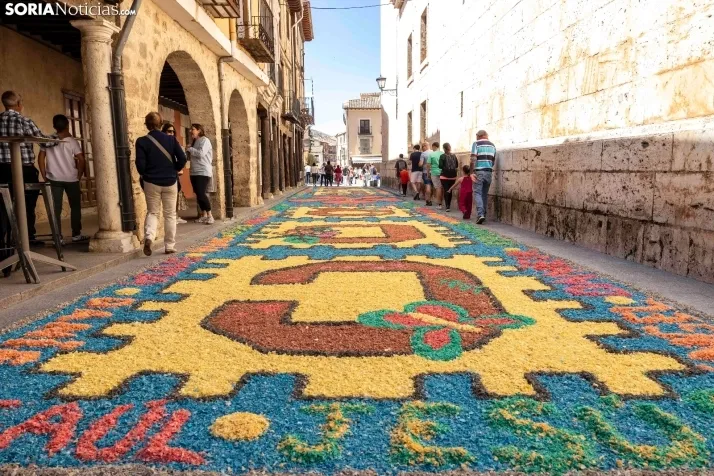 EN FOTOS | El Burgo de Osma se llena de color e ilusi&oacute;n en la procesi&oacute;n del Corpus Christi