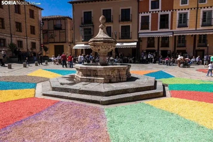 EN FOTOS | El Burgo de Osma se llena de color e ilusi&oacute;n en la procesi&oacute;n del Corpus Christi