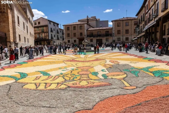 EN FOTOS | El Burgo de Osma se llena de color e ilusi&oacute;n en la procesi&oacute;n del Corpus Christi
