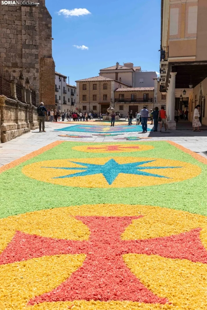 EN FOTOS | El Burgo de Osma se llena de color e ilusi&oacute;n en la procesi&oacute;n del Corpus Christi