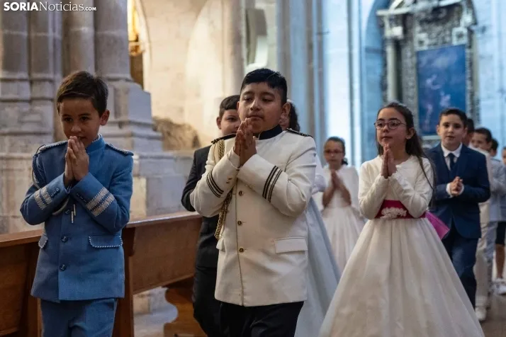 EN FOTOS | El Burgo de Osma se llena de color e ilusi&oacute;n en la procesi&oacute;n del Corpus Christi