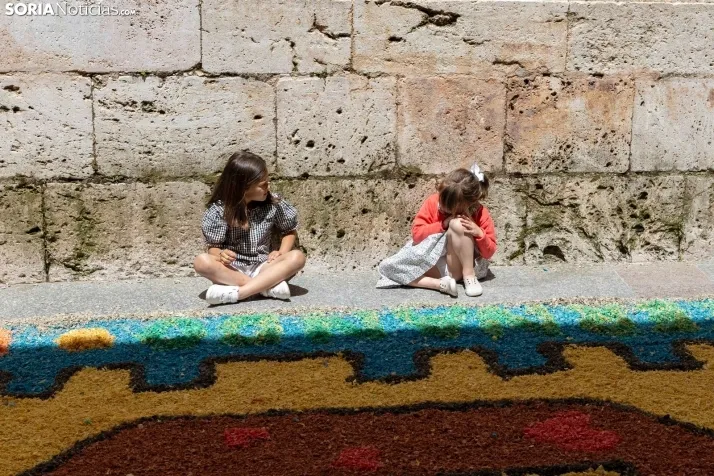EN FOTOS | El Burgo de Osma se llena de color e ilusi&oacute;n en la procesi&oacute;n del Corpus Christi