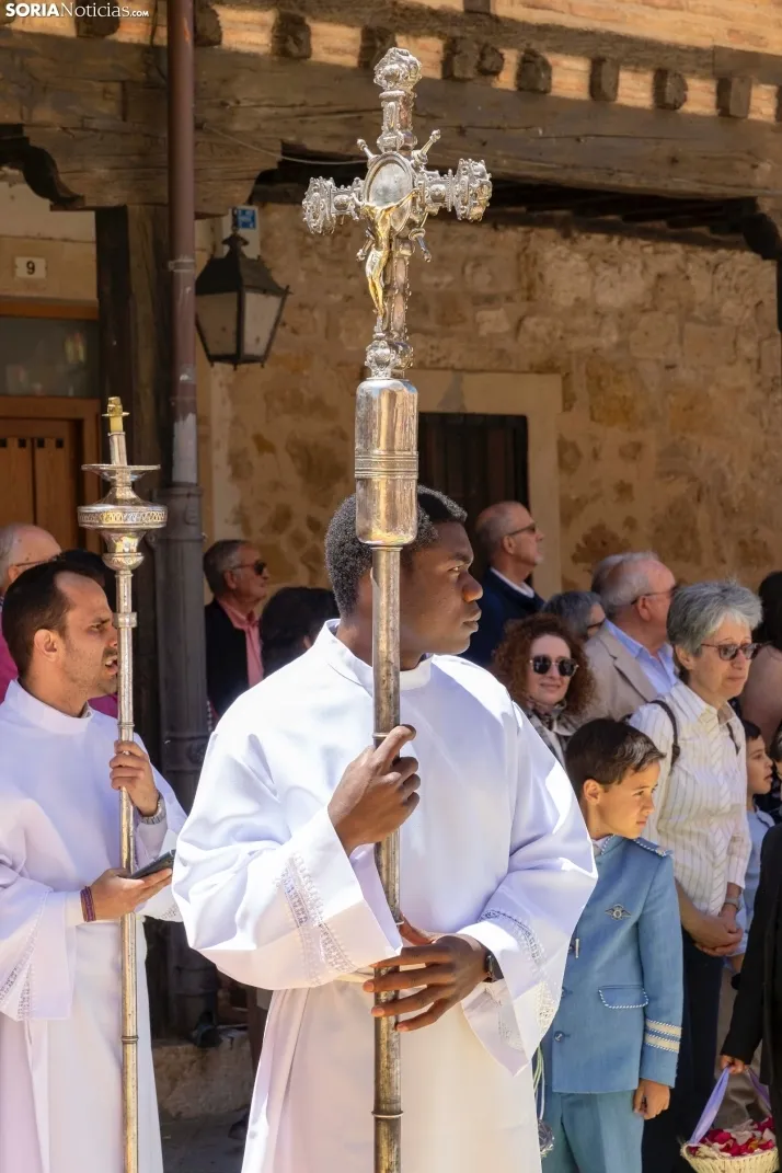 EN FOTOS | El Burgo de Osma se llena de color e ilusi&oacute;n en la procesi&oacute;n del Corpus Christi