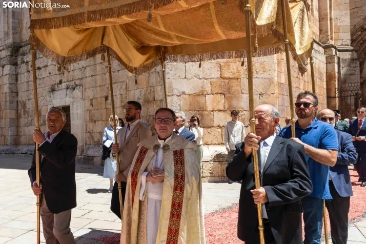 EN FOTOS | El Burgo de Osma se llena de color e ilusi&oacute;n en la procesi&oacute;n del Corpus Christi