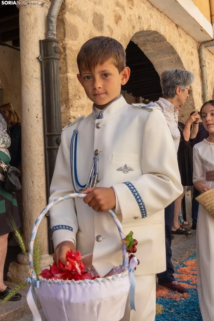 EN FOTOS | El Burgo de Osma se llena de color e ilusi&oacute;n en la procesi&oacute;n del Corpus Christi