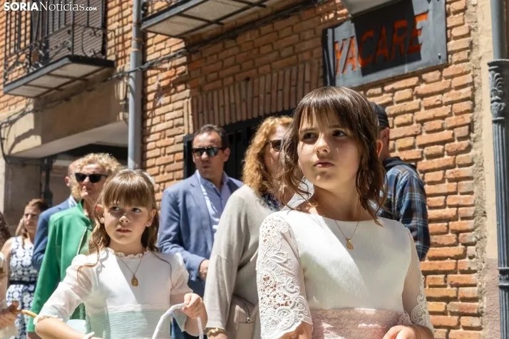 EN FOTOS | El Burgo de Osma se llena de color e ilusi&oacute;n en la procesi&oacute;n del Corpus Christi