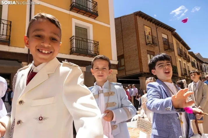 EN FOTOS | El Burgo de Osma se llena de color e ilusi&oacute;n en la procesi&oacute;n del Corpus Christi