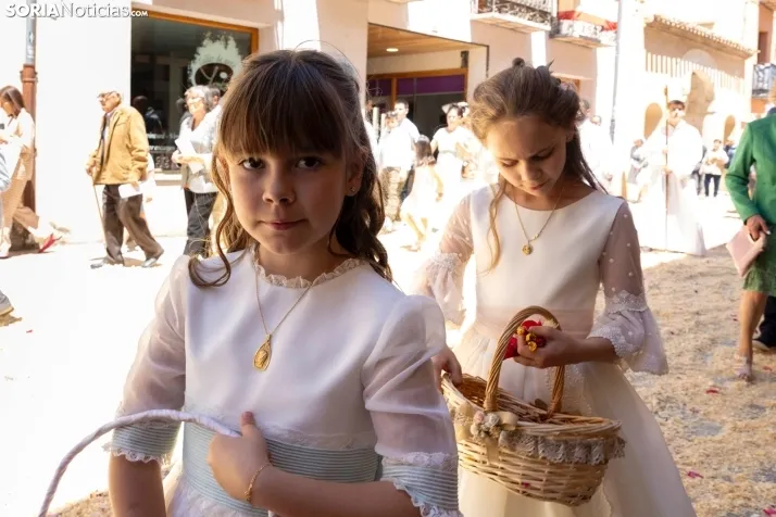 EN FOTOS | El Burgo de Osma se llena de color e ilusi&oacute;n en la procesi&oacute;n del Corpus Christi