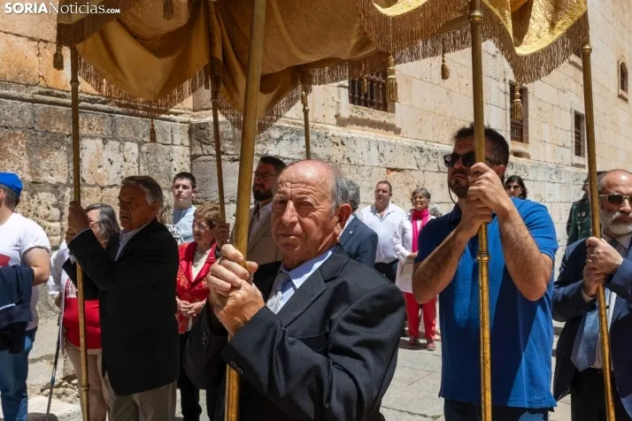 EN FOTOS | El Burgo de Osma se llena de color e ilusi&oacute;n en la procesi&oacute;n del Corpus Christi