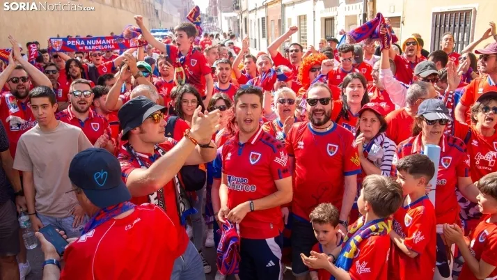En im&aacute;genes: La afici&oacute;n soriana en Yecla recibe al Numancia por todo lo alto