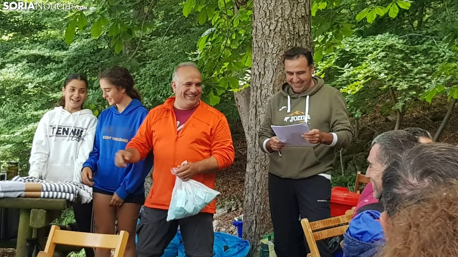 Foto 10 - Los vecinos de &Aacute;greda inauguran el refugio de las Canalejas del Moncayo
