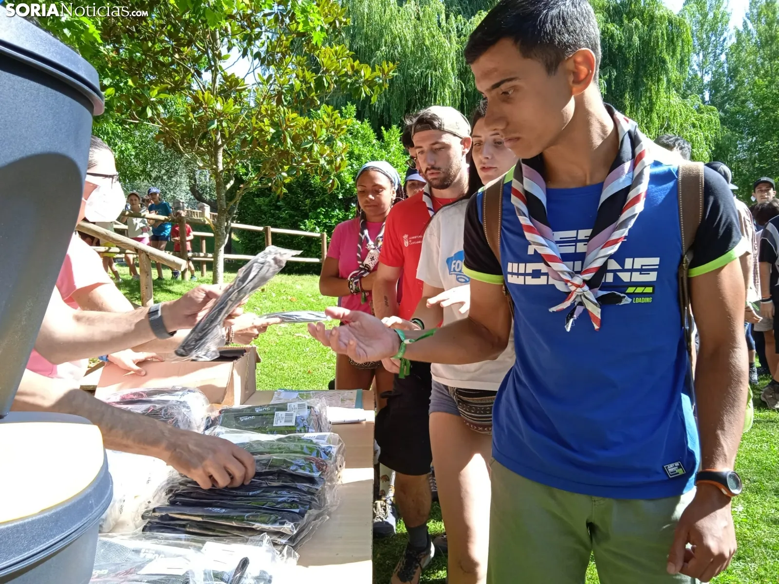 Recogida de residuos en el río Duero por los Scouts
