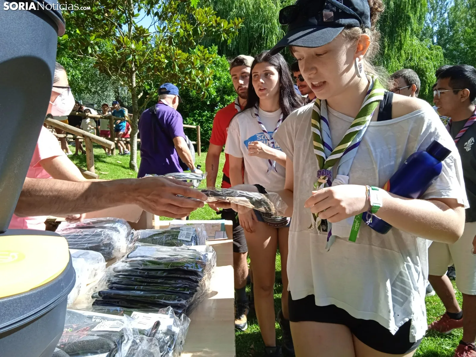 Recogida de residuos en el río Duero por los Scouts