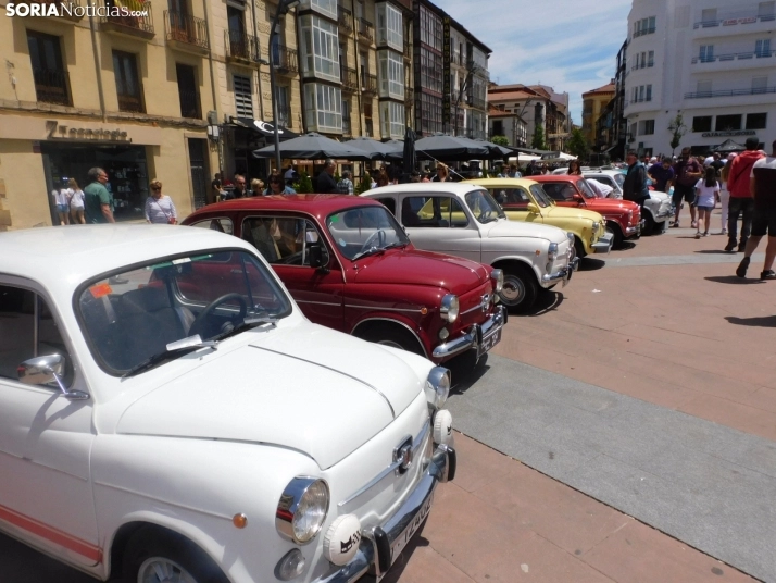 Vuelve la XXXV concentración de coches antiguos de mano de la escudería Laurel de Baco