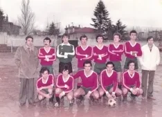 Los jugadores del Sporting Uxama festejan el centenario/ Álvaro Rodríguez.