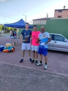 Foto 4 - Orillares vive una deportiva jornada con el II Campeonato de frontenis de la localidad