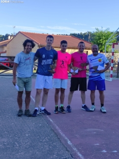 Foto 6 - Orillares vive una deportiva jornada con el II Campeonato de frontenis de la localidad