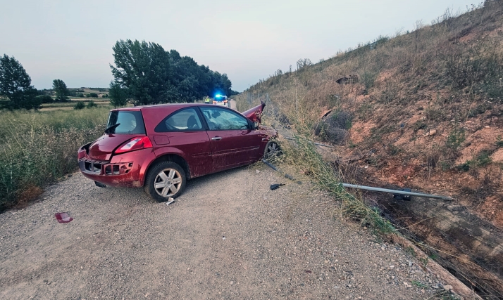 Aparece sin vida al lado de su vehículo en un camino de San Esteban