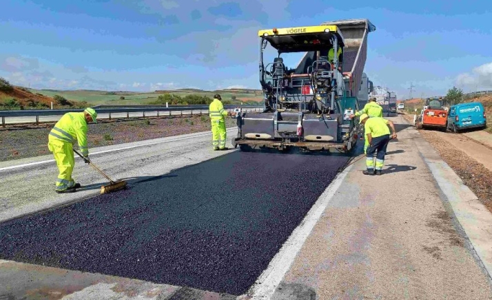 Formalizado el contrato de conservación de las carreteras del sector 2 de la provincia