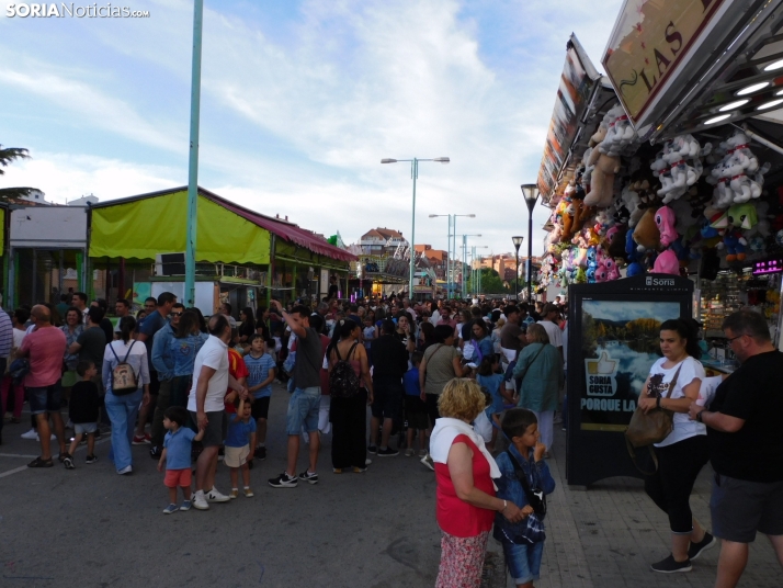 Fotos: Los ni&ntilde;os toman las ferias de Los Pajaritos en su D&iacute;a