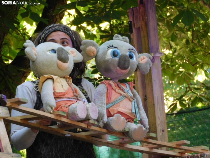 GALERÍA | Los más pequeños disfrutan del teatro de verano mientras resuelven ¿Qué ha pasado con la pequeña koala Bunji?